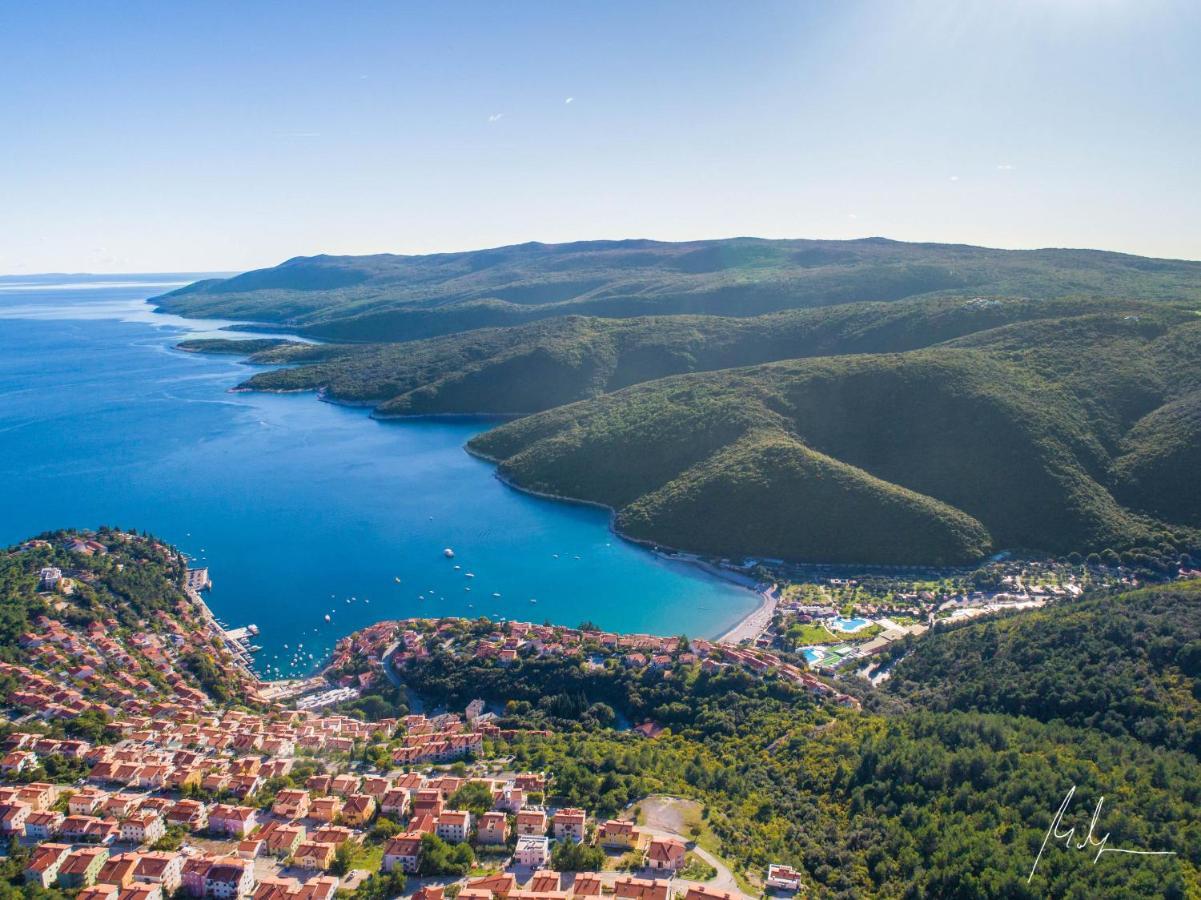 Apartment Layla - Intermezzo With Sea View In Center Of Rabac Dış mekan fotoğraf