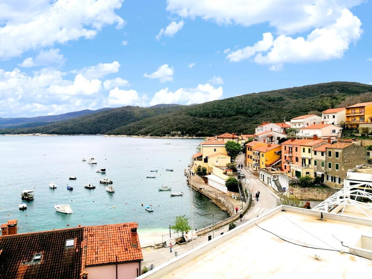 Apartment Layla - Intermezzo With Sea View In Center Of Rabac Dış mekan fotoğraf